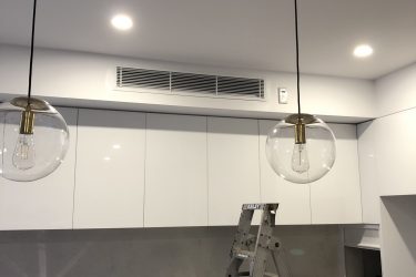 Bar grille for ducted air conditioning